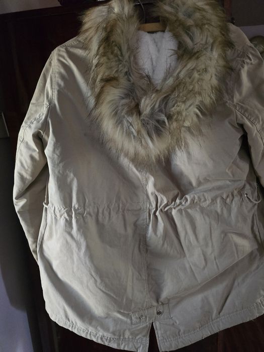 Haină chichila, cu piele și tricot la mâneci și glugă