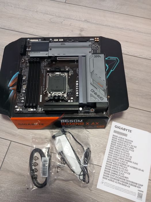 Продавам дънна платка като дефектна B650M GAMING X AX AM5