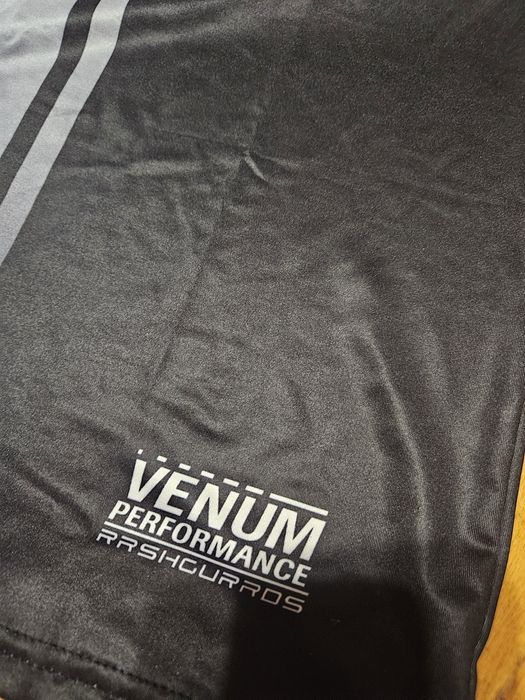 Venum Performance Rashguard – Черен/Сив