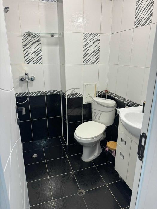 Дава се под наем Двустаен апартамент в Шумен, Център - 65 кв.м за 383.52 € - Снимка #9