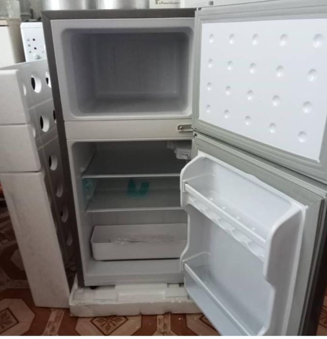 Продам небольшой холодильник