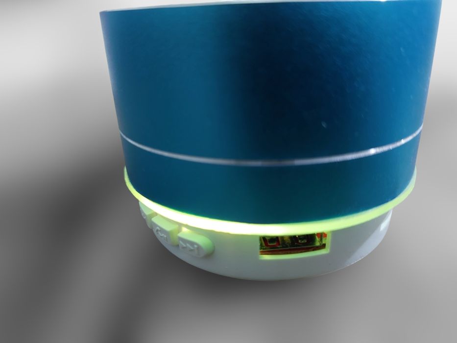 Блутут тонколонка малка и преносима