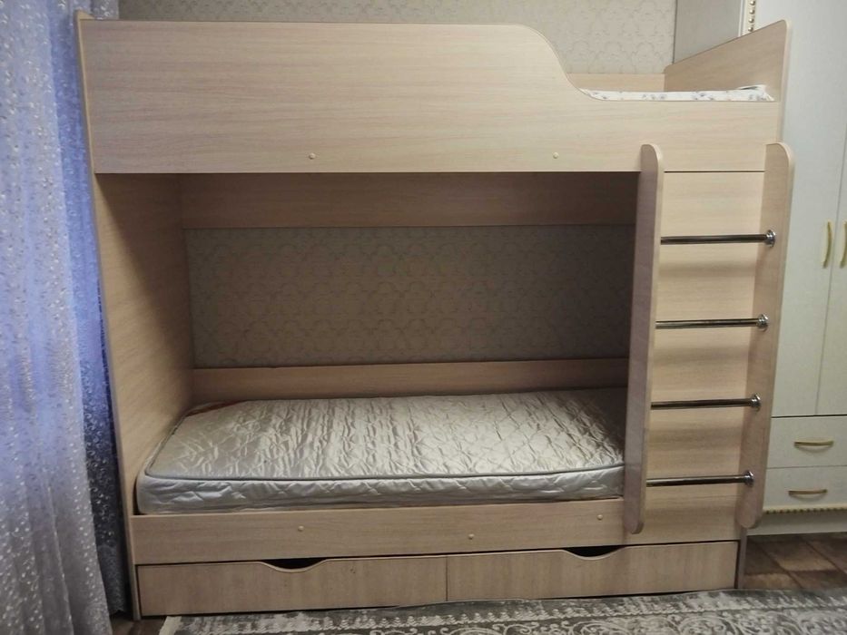 Кровать двухярусная