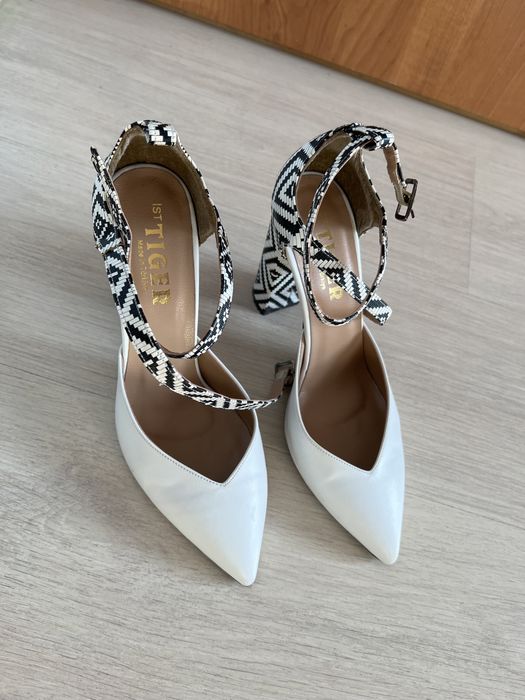 Туфли на каблуке