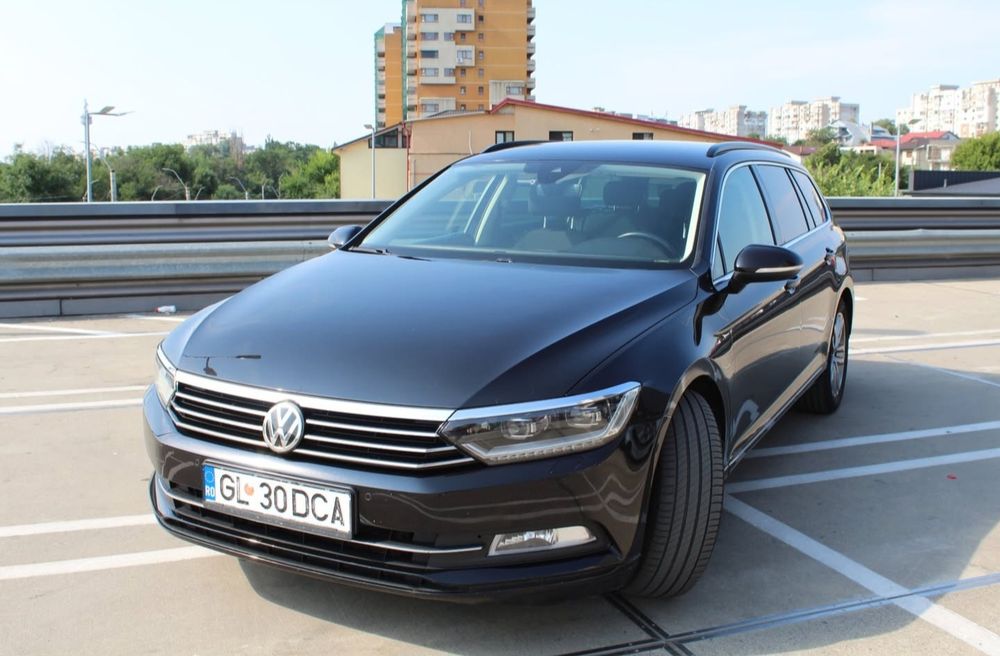 Volkswagen Passat B8 2015 - 2.0 TDI, Higline, 150 CP - webasto, faruri led, distronic, side assist, line assist, camera, ceasuri digitale, km reali