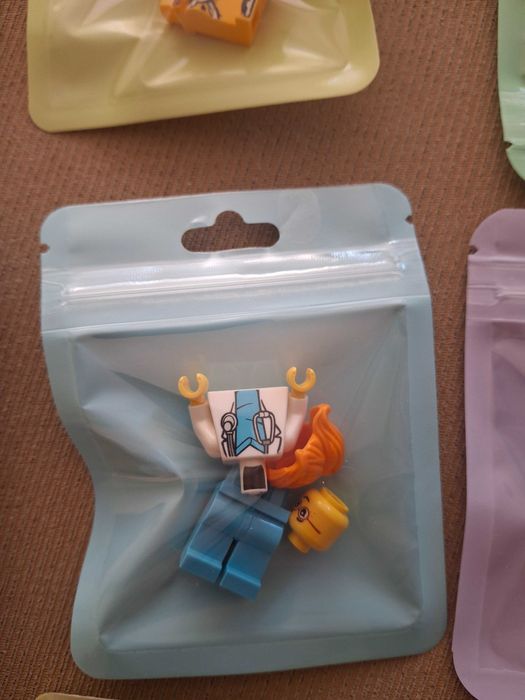 оригиниални минифигурки Лего LEGO® Minifigures за картонена торта/колекциониране/подарък