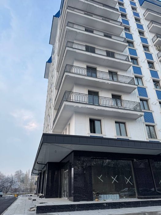 Srochno kvartira sotiladi (chirchiq 10-mikrorayon) novostroyka