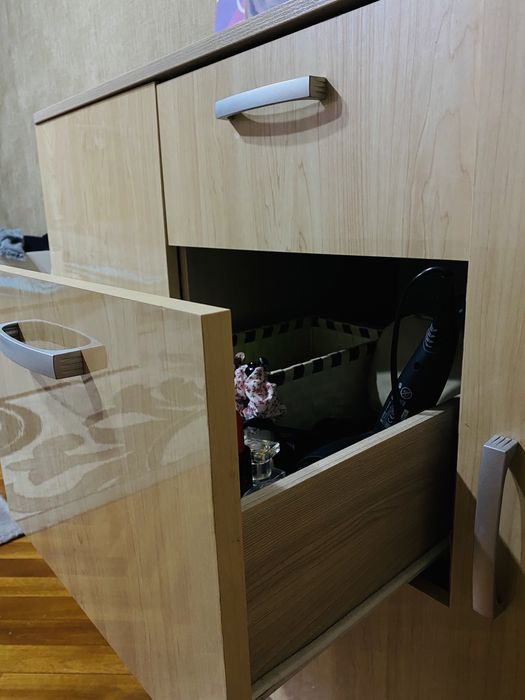 комод бежевый