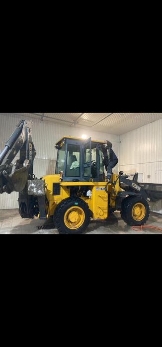 Экскаватор погрузчик!