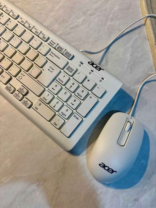 Calculator ACER ALL-IN-ONE C20-720 (Monitor si Unitate Integrata)