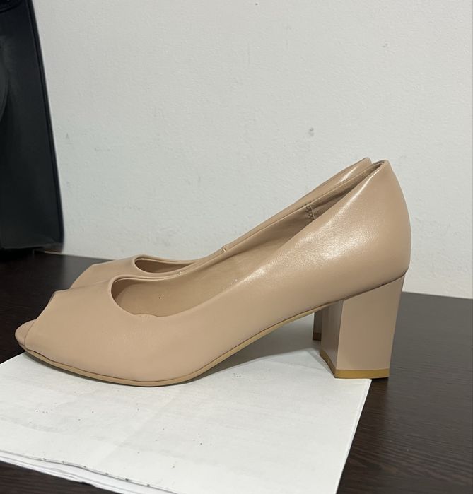 Туфли стильныые цвет беж