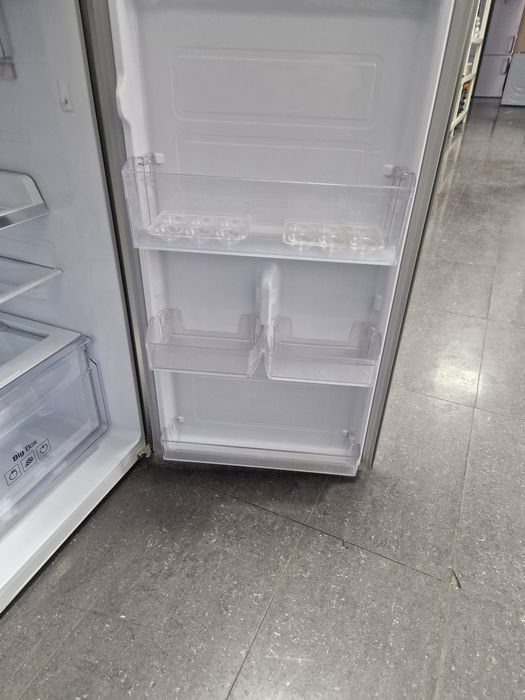 Хладилник с горна камера Samsung No Frost