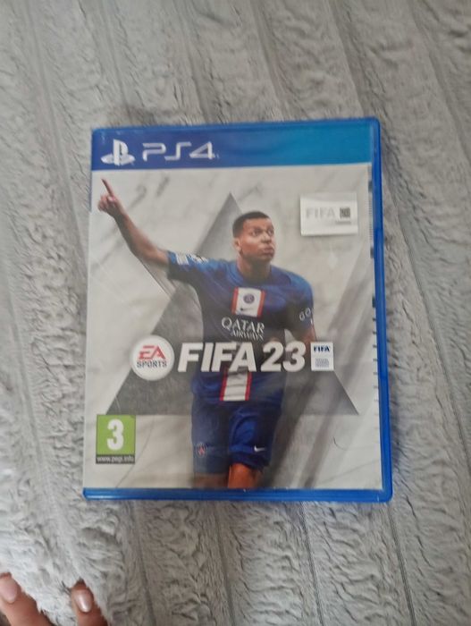 Ps4 1t като нов, със седем игра и два чойстика