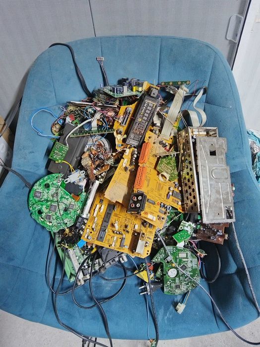 Placi si piese pentru electronisti
