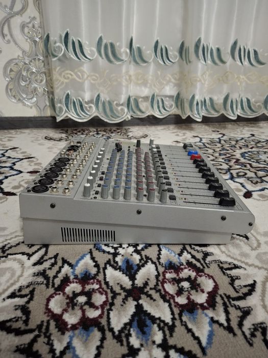Behringer eurorack ub1222fx