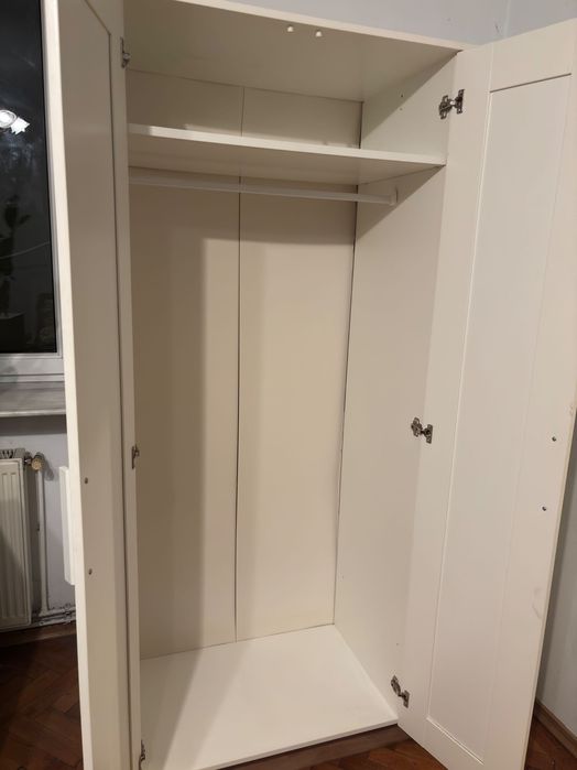 Dulap cu oglindă de la Ikea