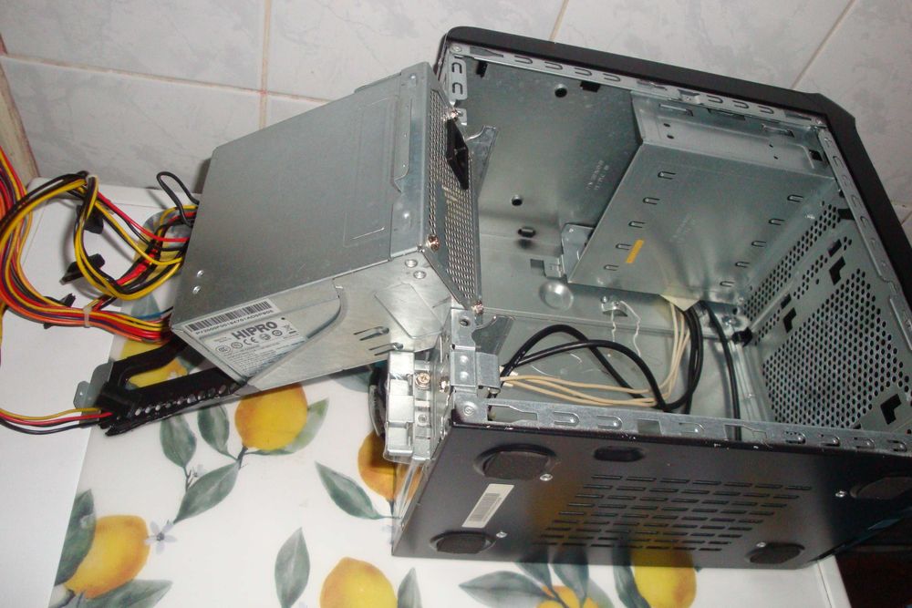 carcasa Packard Bell mini itx cu sursa Hipro card reader