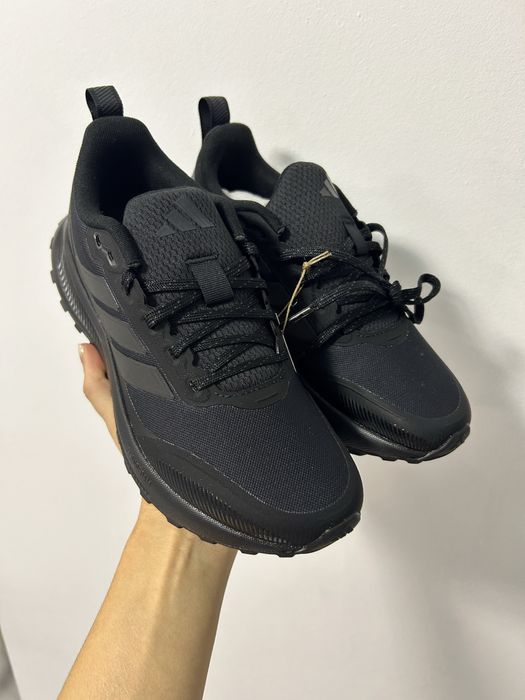 Adidas marimea 36 ( interior 23 cm)