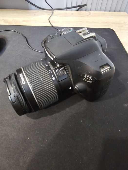 Фотоаппарат Canon eos 2000d