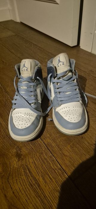 Vand  Air Jordan 1 mid wmns masura 36 1/2