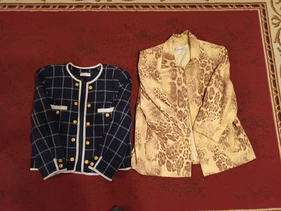 Blugi, haine, bluze, paltoni.