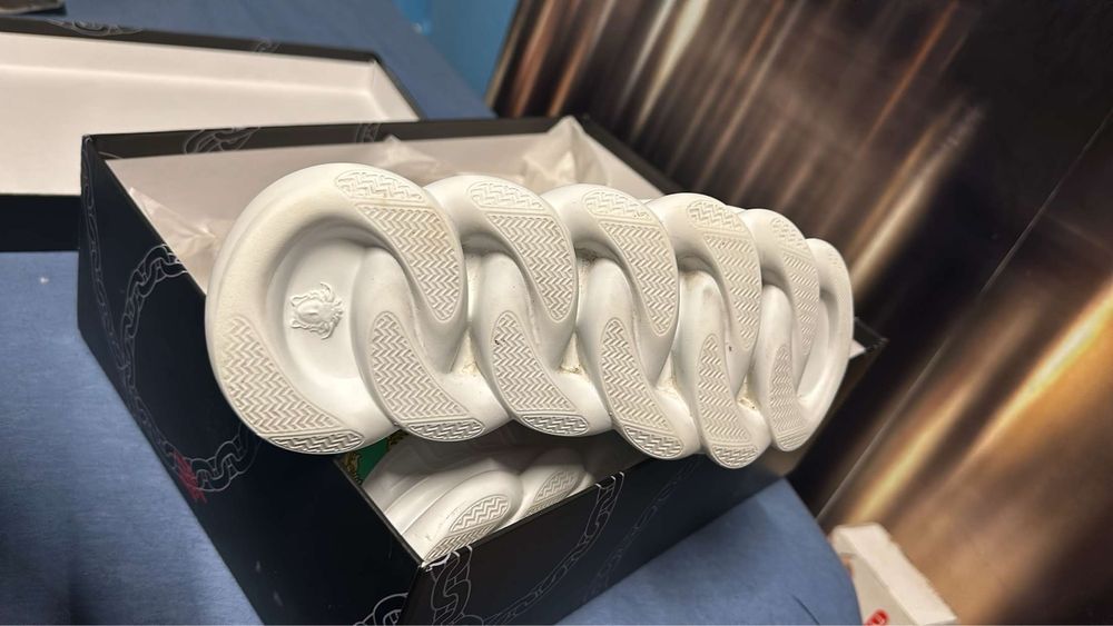 Versace Chain Reaction