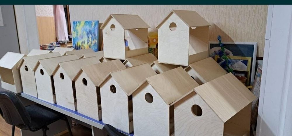 Скворечники, кормушки, құс үй