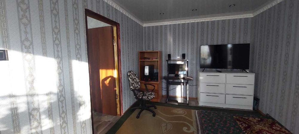 4 комнатная / на 8 микрорайоне