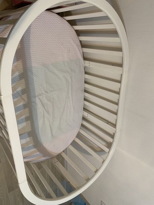 Продам - кроватка детская белая