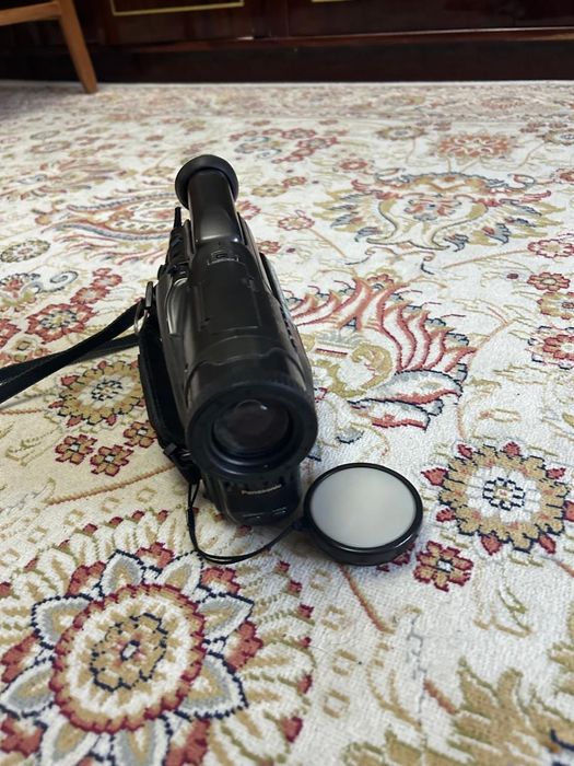 Продам видео камеру Panasonic