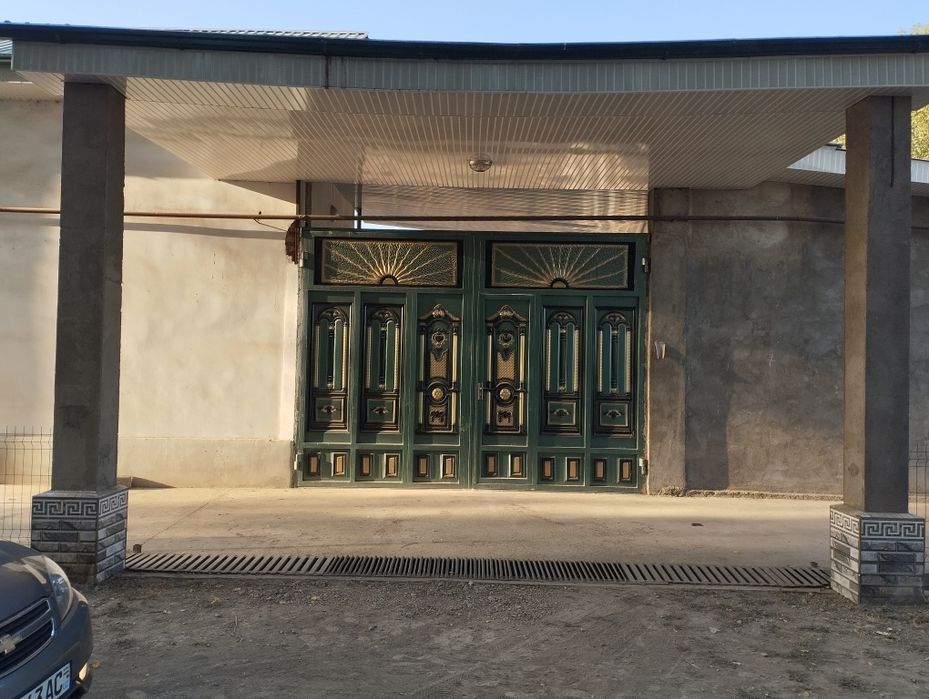 Ижарага ховли еш оилага.шароит яхши узок муддатга Склад цех ишлатса бу