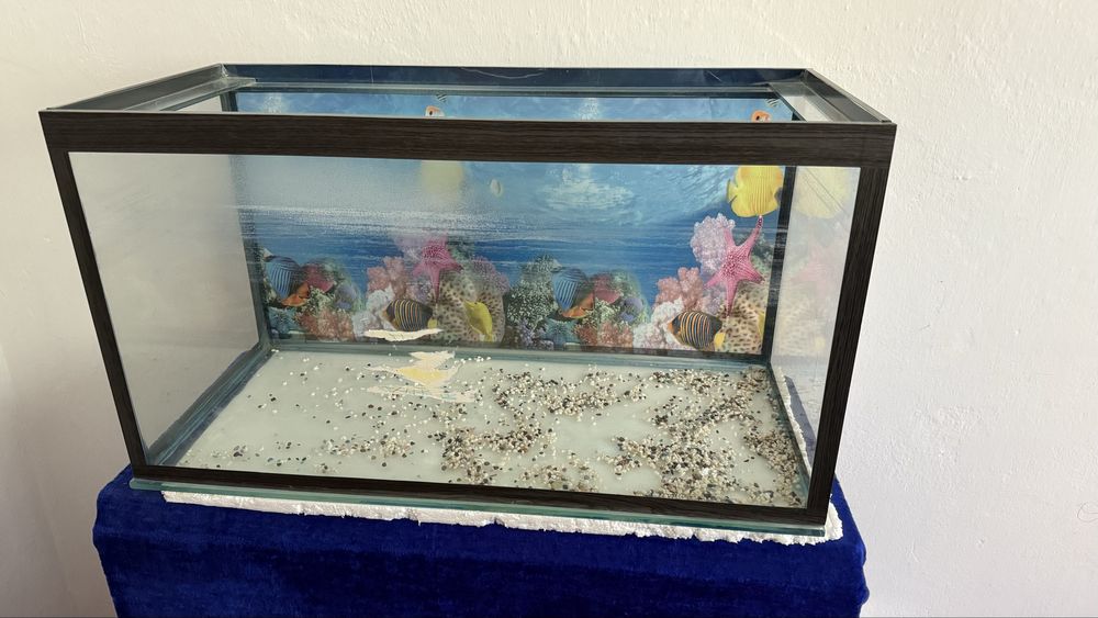 хороший аквариум новый.