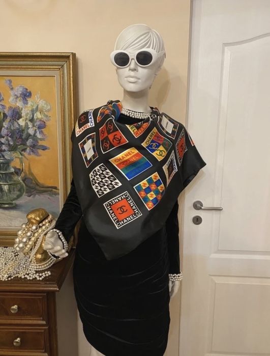 Esarfa loggo Chanel