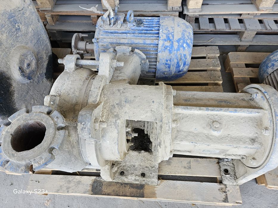 Двигатель с насосом