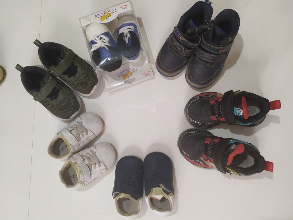 Продам детскую обувь