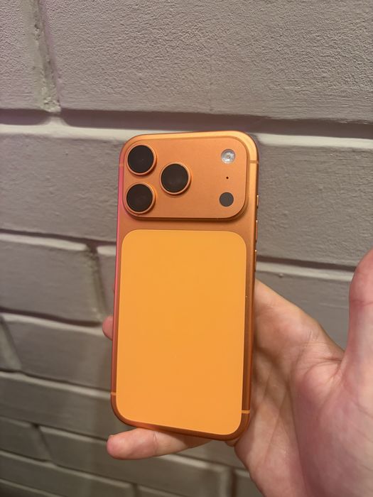 Iphone 17 pro 256 оранжевый