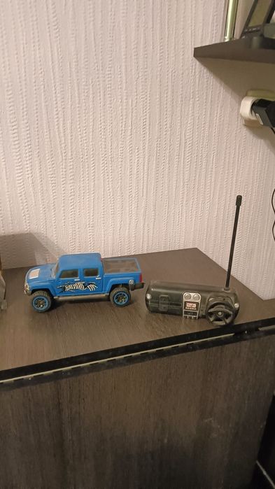 Продам игрушки. Машинки на пульте