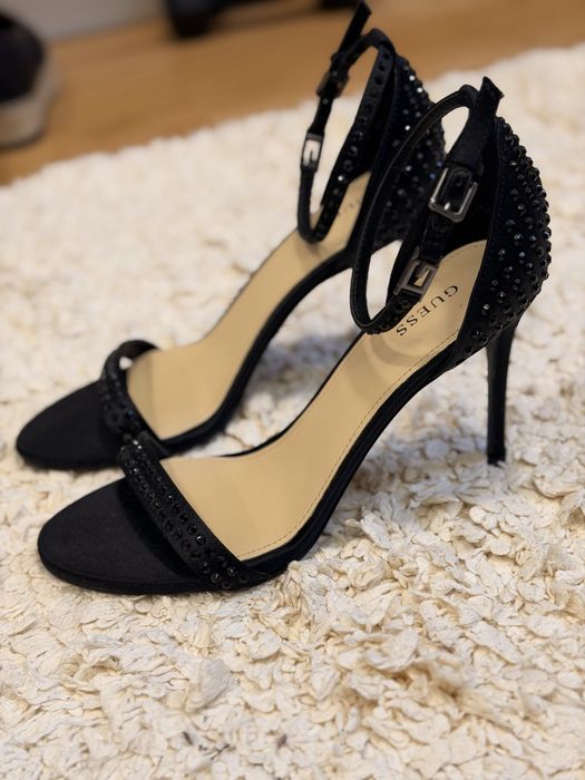 Токчета Guess нови