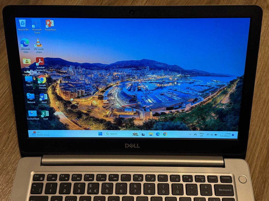 Dell Inspiron 5370 i3-7130U/8 RAM/128SSD/Intel HD Graphics 620/Full HD