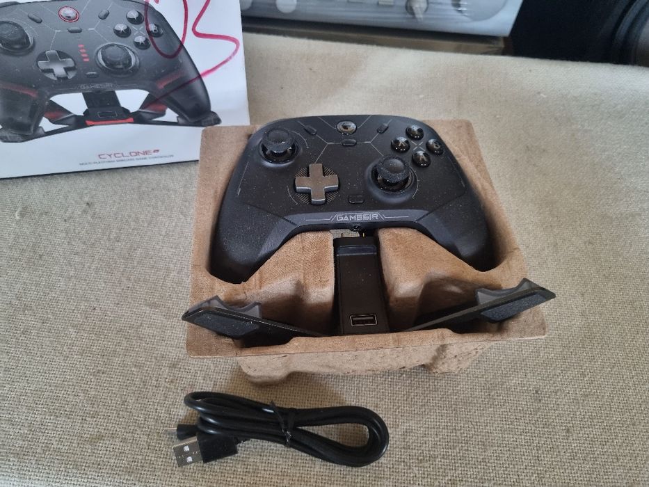 Wireless Game Controller Gamesir CYCLONE. Nou.