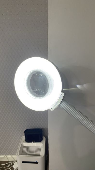 Лампа-лупа косметологическая