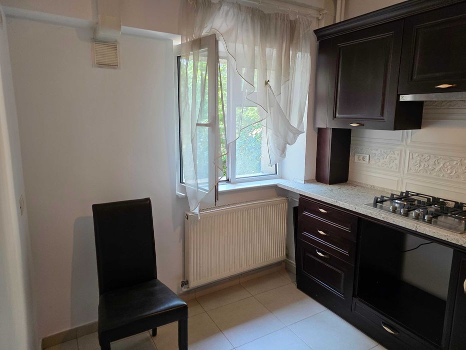 Apartament de inchiriat cu 4 camere Doamna Ghica