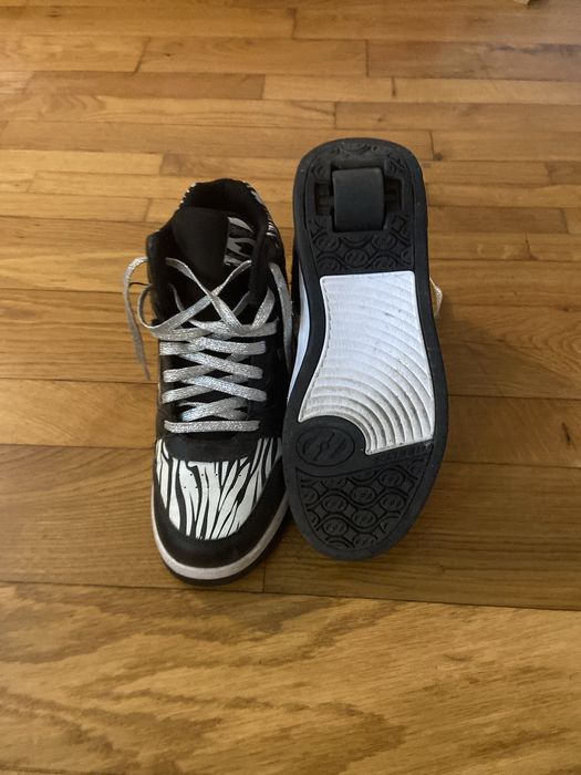 Papuci Recbok cu roti