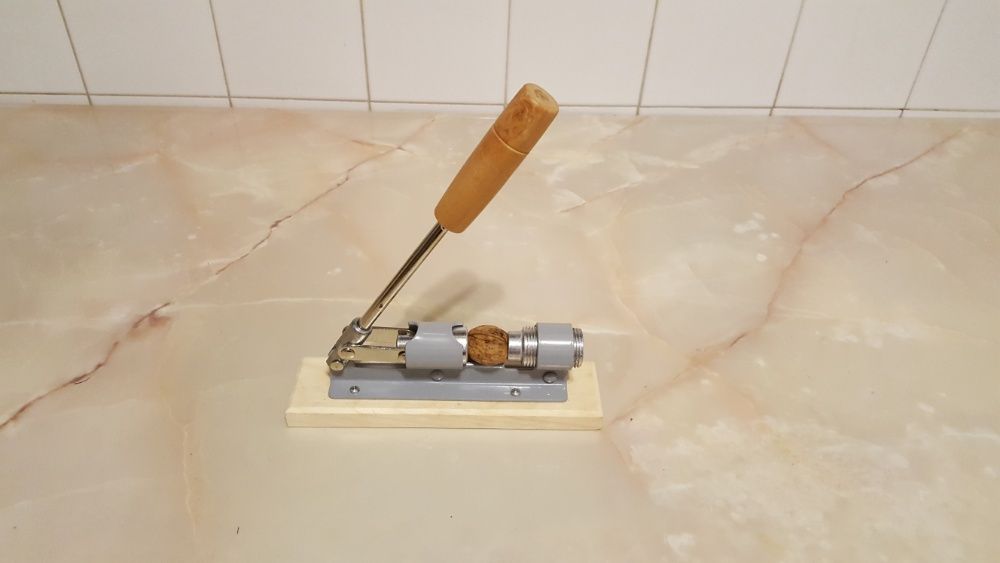 Spargator de nuci