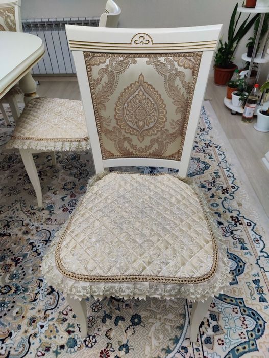 Стол с 6-стульями