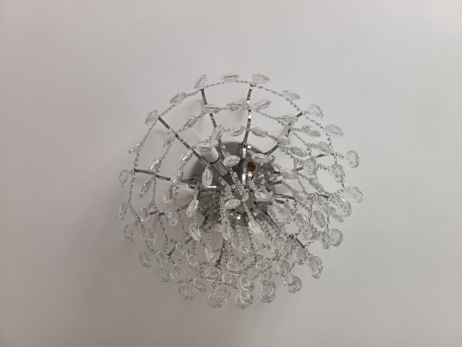 Люстра гостевая продам