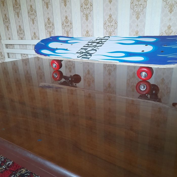 Skateboard sotiladi