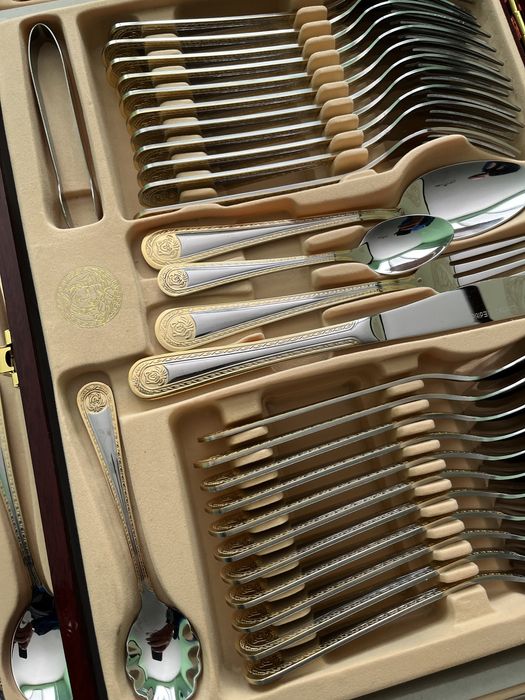 Комплект прибори за хранене