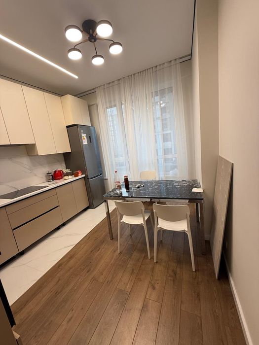 Сдам 2 комнатную кв, 65 кв.м