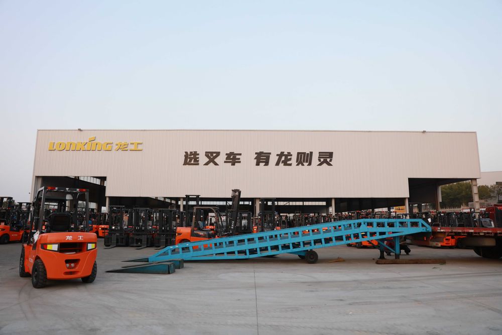 Вилочный погрузчик Автокара Кара